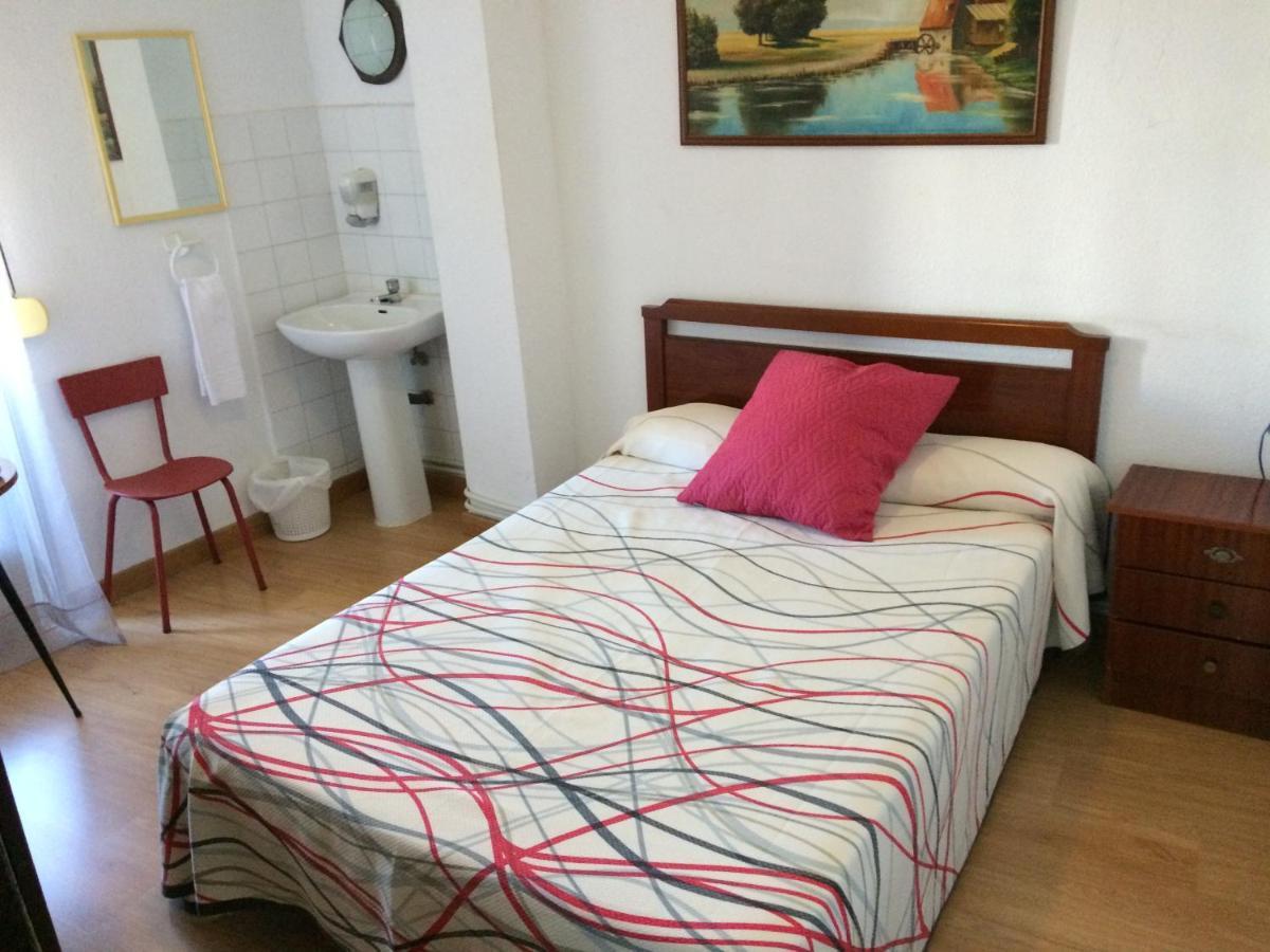 Pension Carretero Caces Zewnętrze zdjęcie